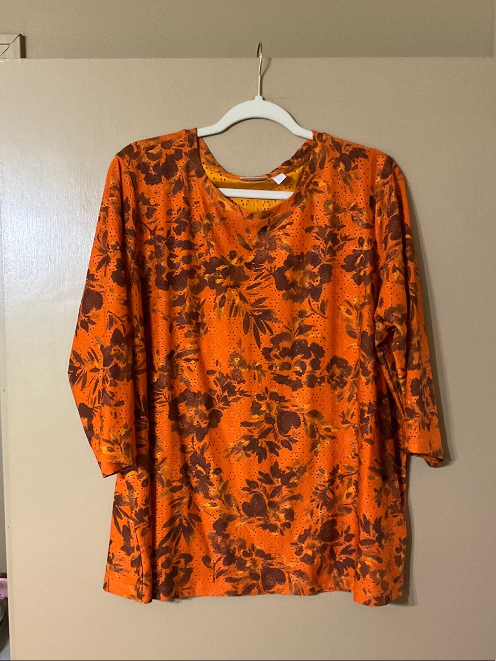 LOGO LAYERS by Lori Goldstein Orange Floral 3/4 Sleeve Top